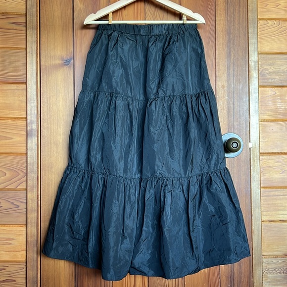 Wilfred Taffeta Tiered Midi Skirt in Black - Picture 3 of 12